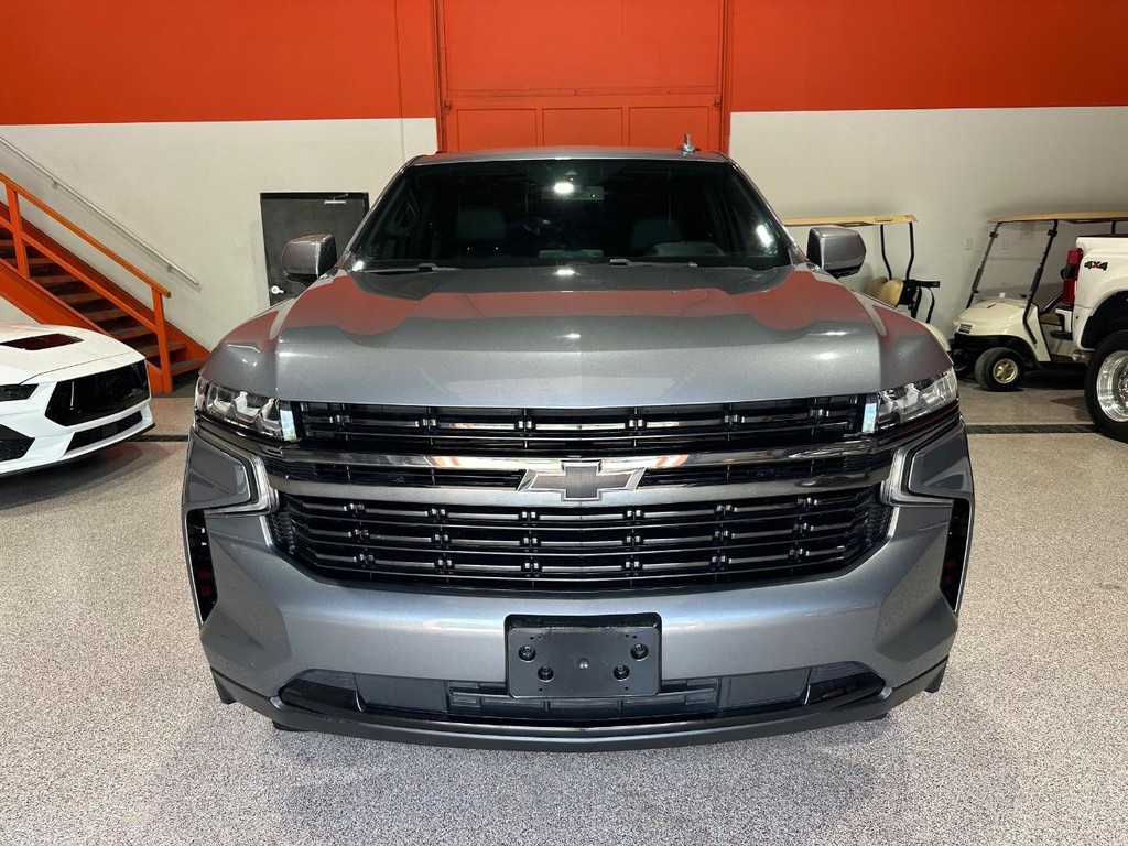 Chevrolet Suburban Vehicle Full-screen Gallery Image 8