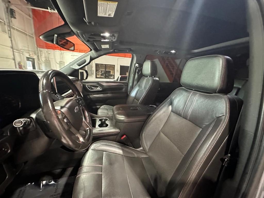 Chevrolet Suburban Vehicle Full-screen Gallery Image 10