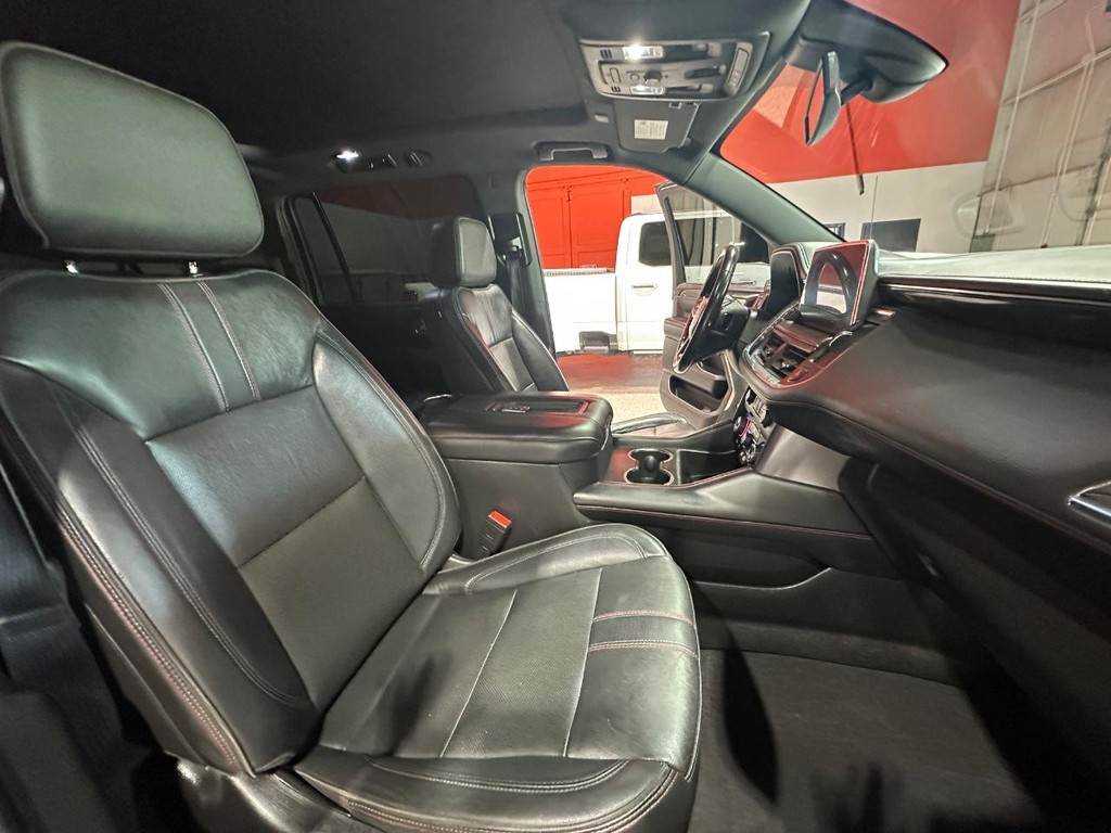 Chevrolet Suburban Vehicle Full-screen Gallery Image 21