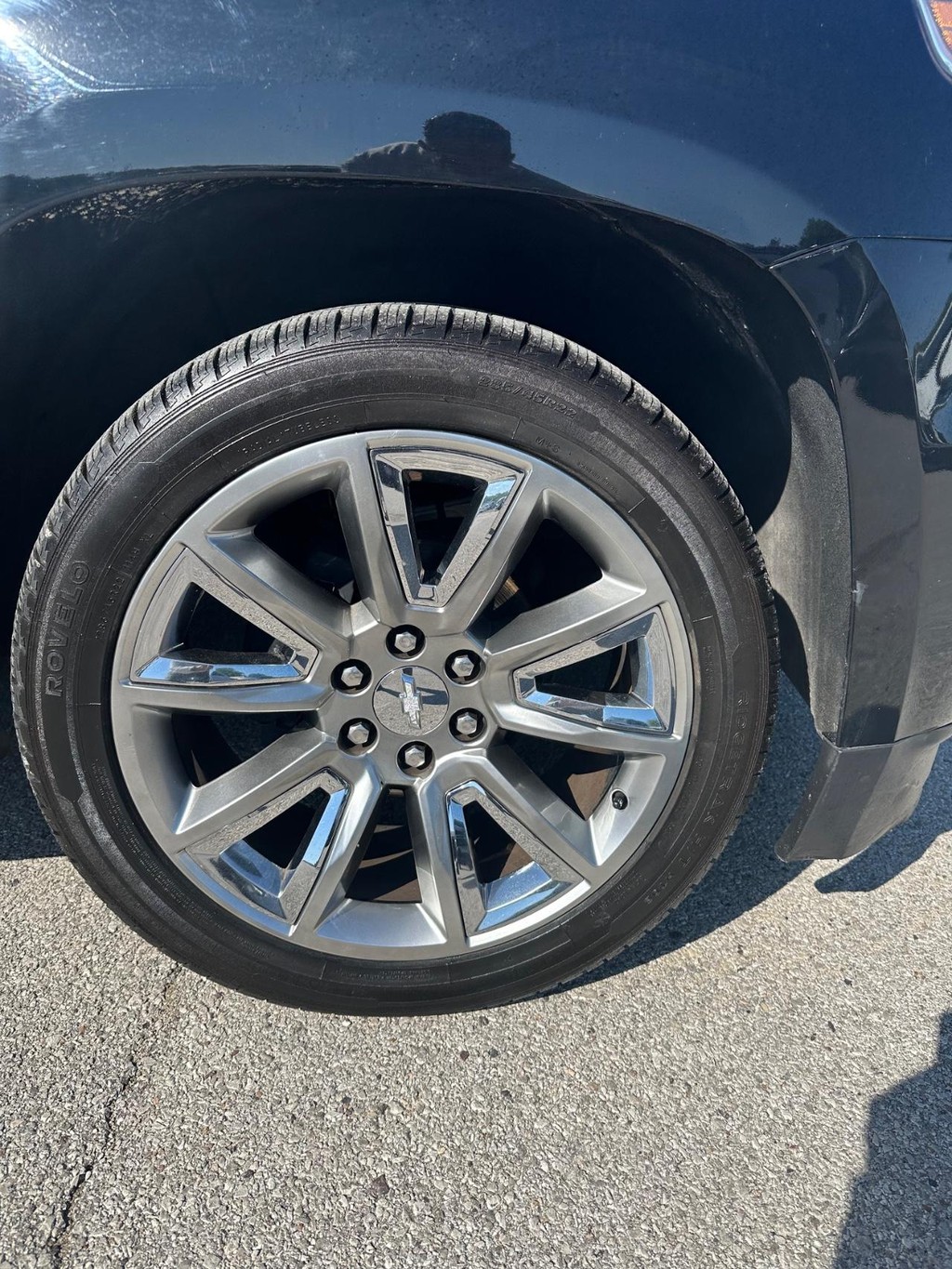 Chevrolet Tahoe Vehicle Full-screen Gallery Image 24
