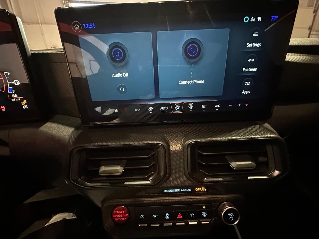 Ford Mustang Vehicle Full-screen Gallery Image 19