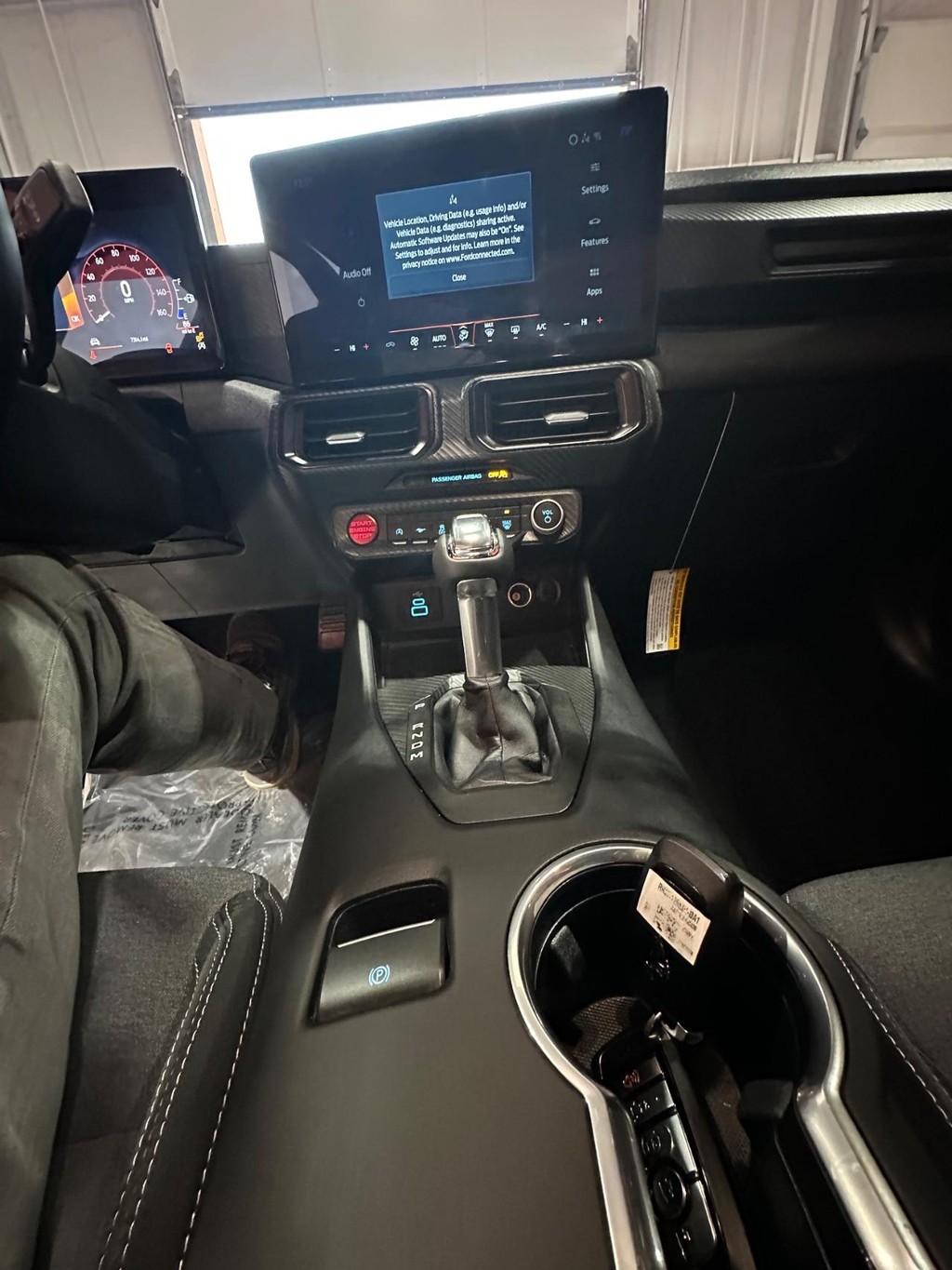 Ford Mustang Vehicle Full-screen Gallery Image 21