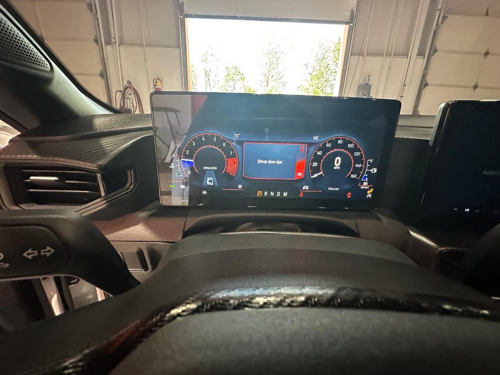 Ford Mustang Vehicle Full-screen Gallery Image 22