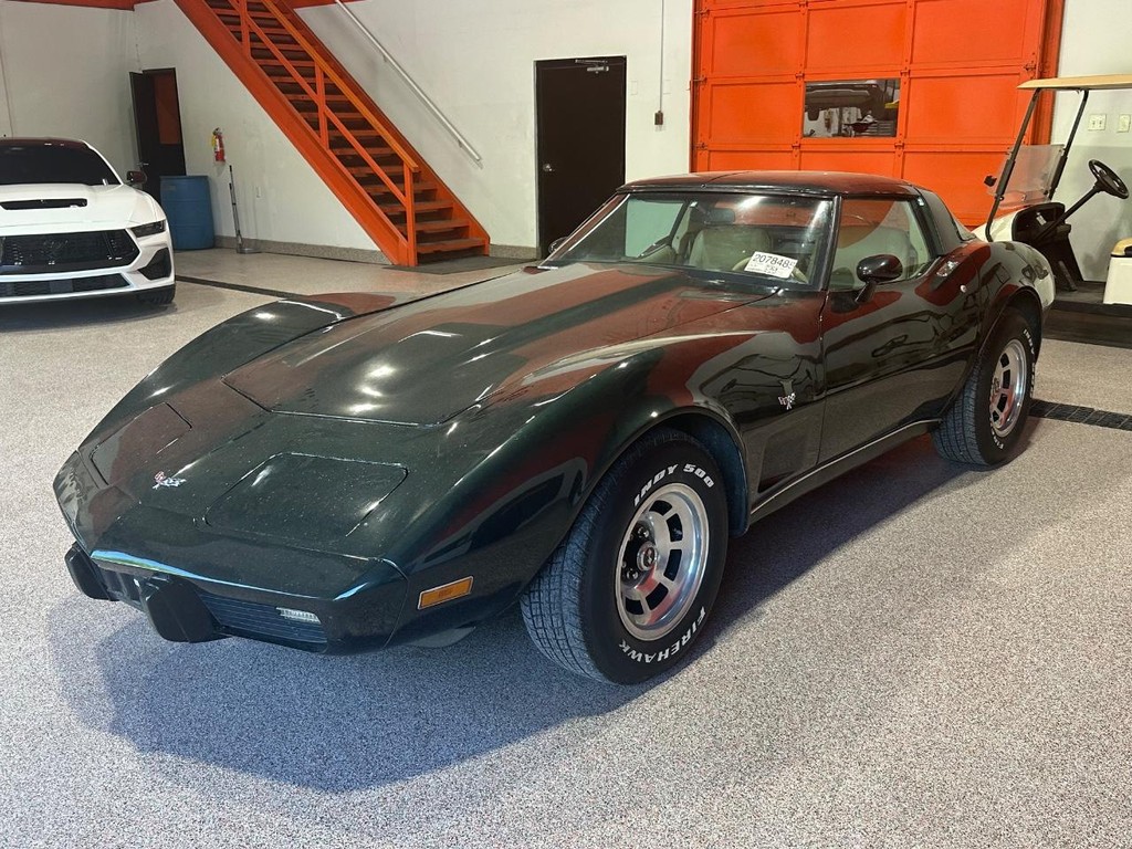 Chevrolet Corvette Vehicle Full-screen Gallery Image 07