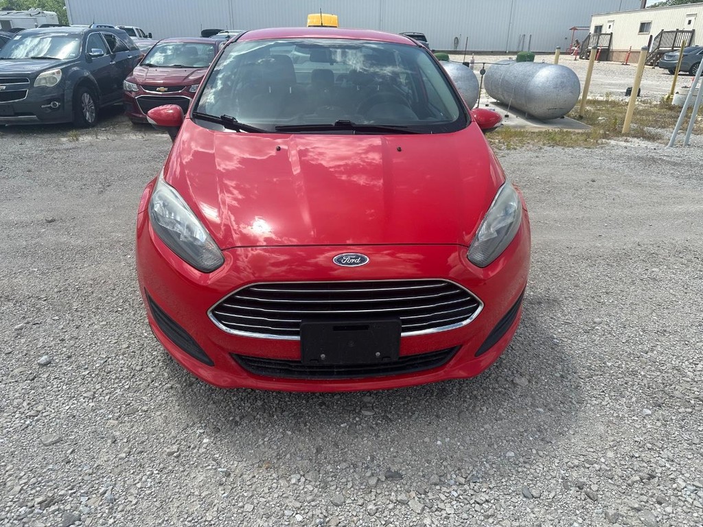 Ford Fiesta Sedan Vehicle Full-screen Gallery Image 9
