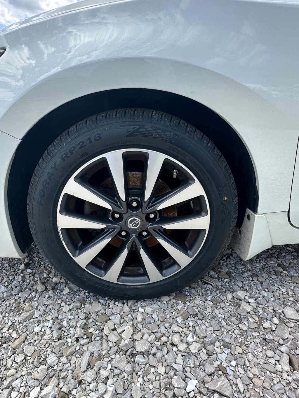 Nissan Altima Vehicle Full-screen Gallery Image 11