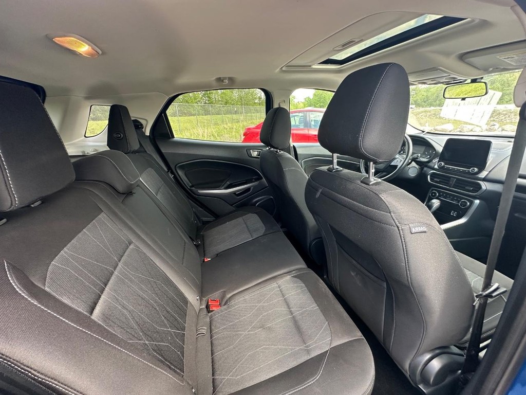 Ford EcoSport Vehicle Full-screen Gallery Image 13
