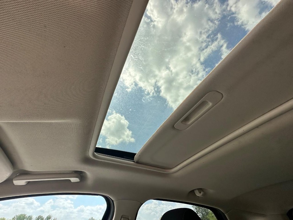 Ford EcoSport Vehicle Full-screen Gallery Image 15