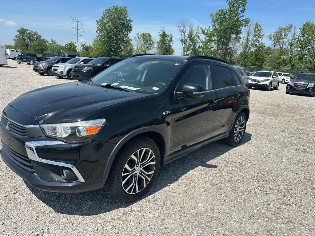Mitsubishi Outlander Sport Vehicle Full-screen Gallery Image 3