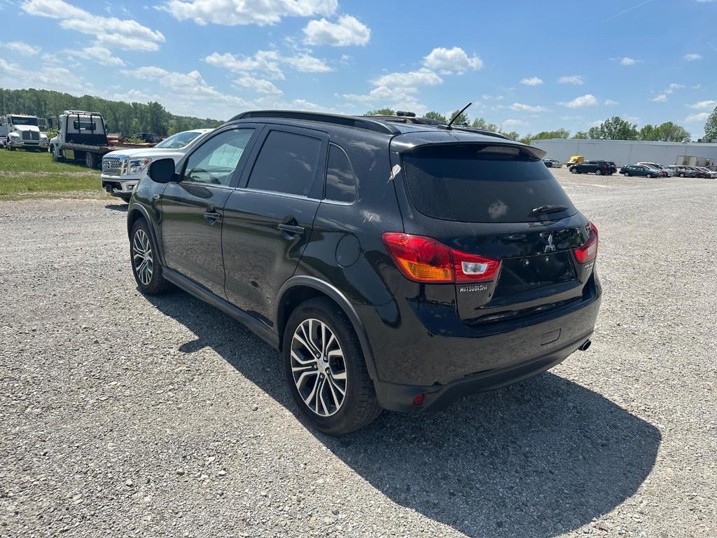 Mitsubishi Outlander Sport Vehicle Full-screen Gallery Image 5
