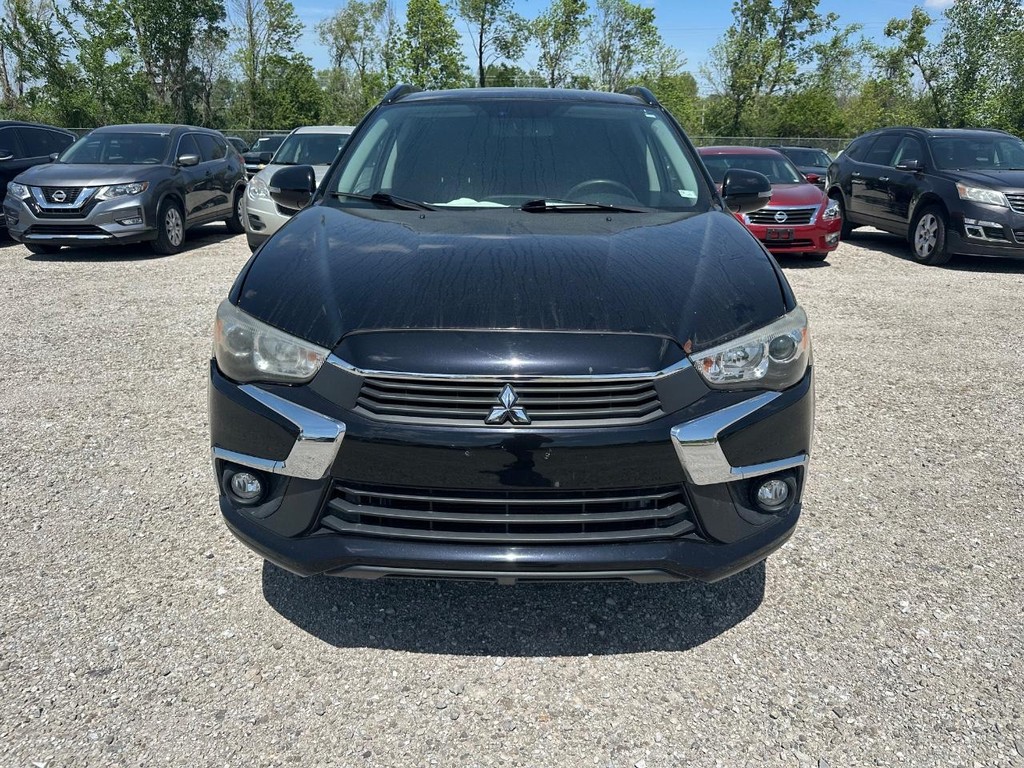 Mitsubishi Outlander Sport Vehicle Full-screen Gallery Image 11