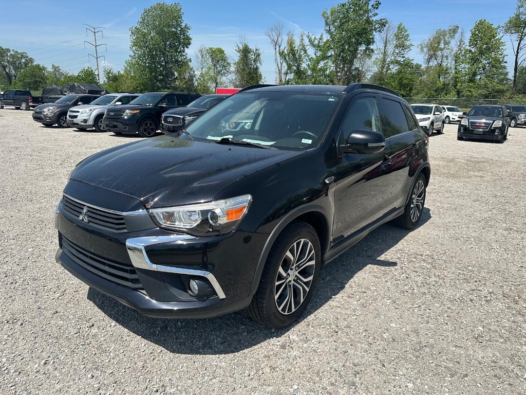 Mitsubishi Outlander Sport Vehicle Full-screen Gallery Image 12