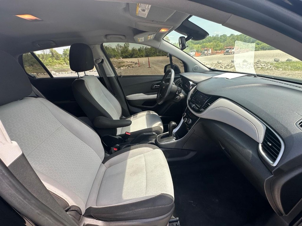 Chevrolet Trax Vehicle Full-screen Gallery Image 15