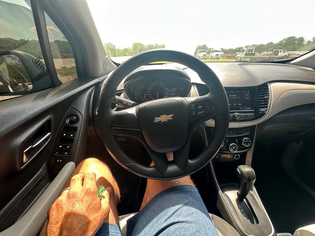 Chevrolet Trax Vehicle Full-screen Gallery Image 18