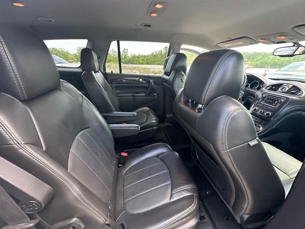 Buick Enclave Vehicle Full-screen Gallery Image 12