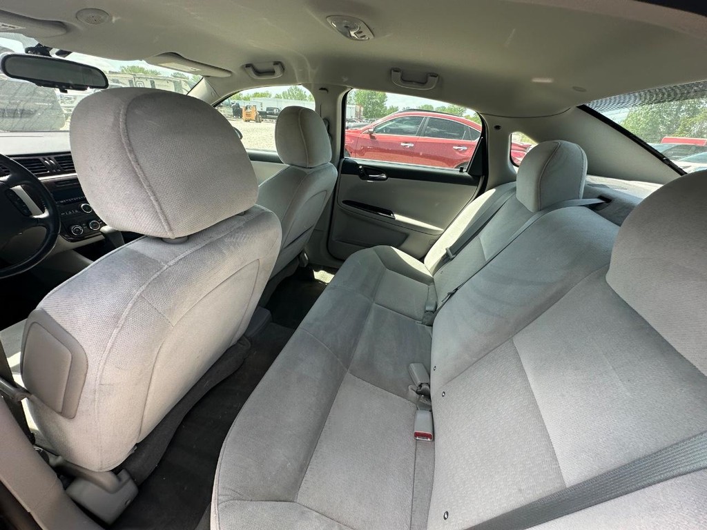 Chevrolet Impala Limited Vehicle Full-screen Gallery Image 11