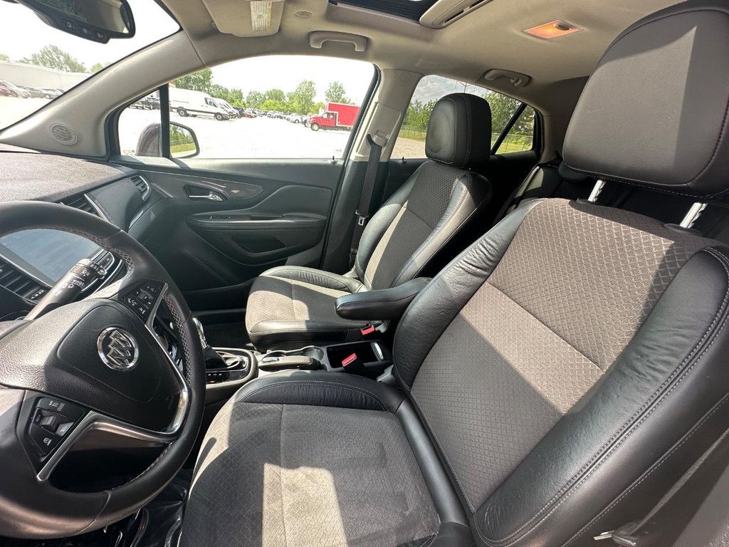 Buick Encore Vehicle Full-screen Gallery Image 08