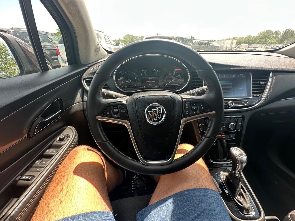 Buick Encore Vehicle Full-screen Gallery Image 18