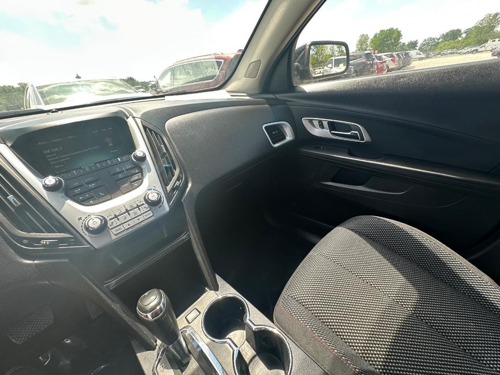 Chevrolet Equinox Vehicle Full-screen Gallery Image 11