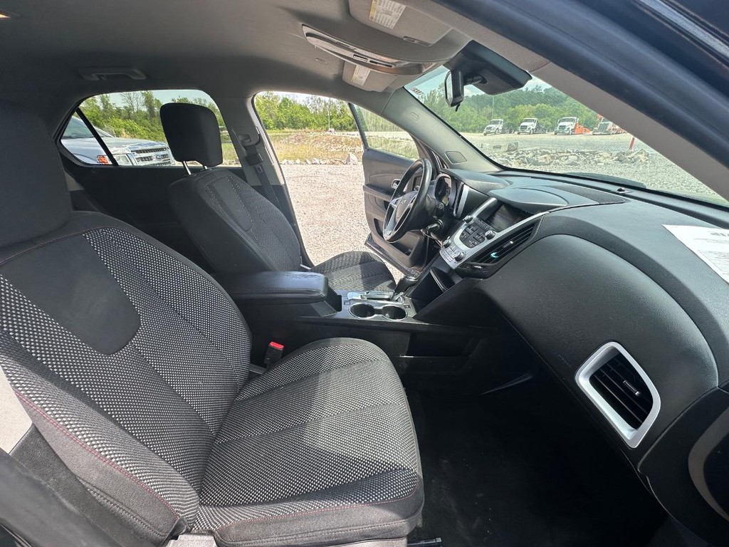 Chevrolet Equinox Vehicle Full-screen Gallery Image 13