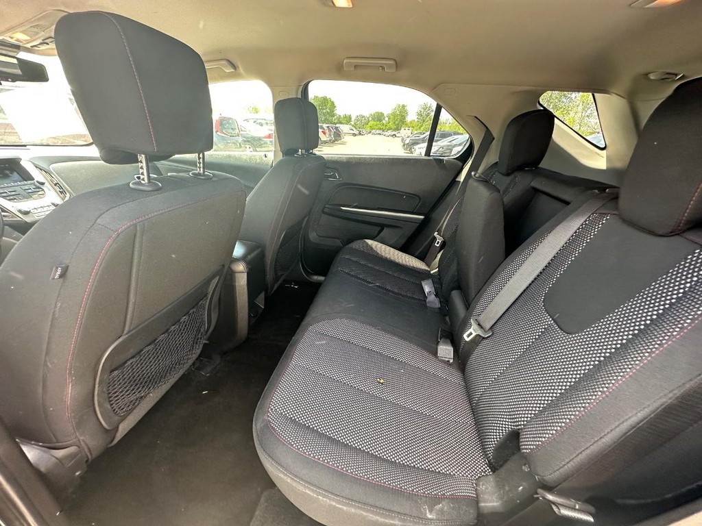 Chevrolet Equinox Vehicle Full-screen Gallery Image 15