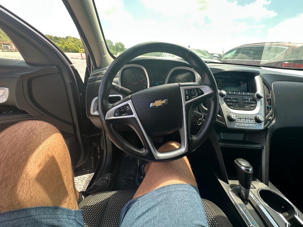 Chevrolet Equinox Vehicle Full-screen Gallery Image 16