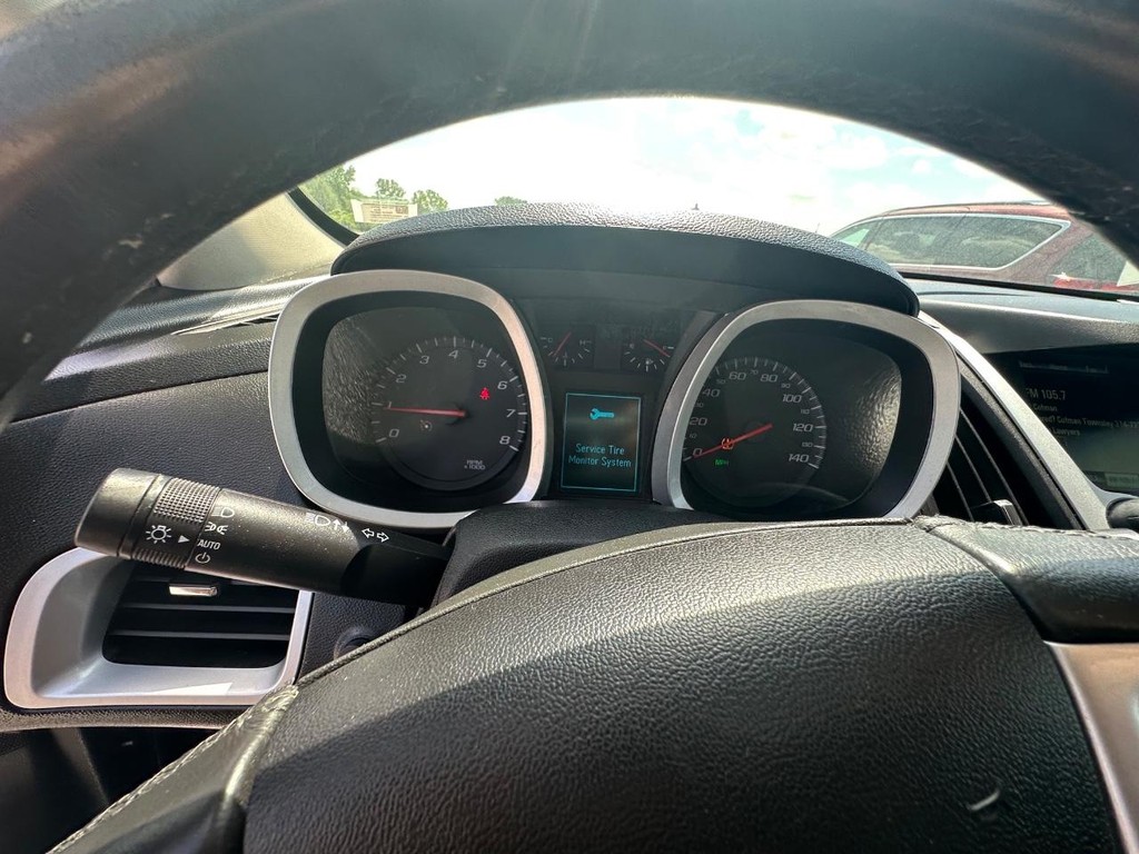 Chevrolet Equinox Vehicle Full-screen Gallery Image 17