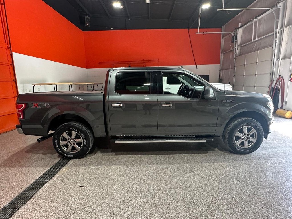 Ford F-150 Vehicle Full-screen Gallery Image 2