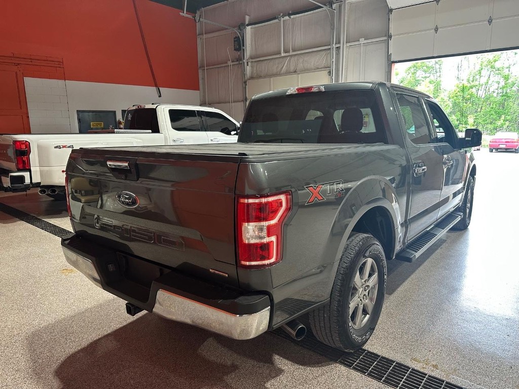 Ford F-150 Vehicle Full-screen Gallery Image 3