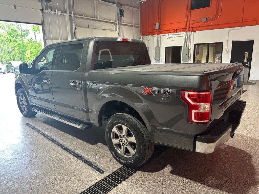 Ford F-150 Vehicle Full-screen Gallery Image 5