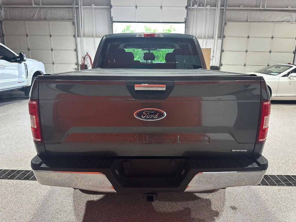 Ford F-150 Vehicle Full-screen Gallery Image 6