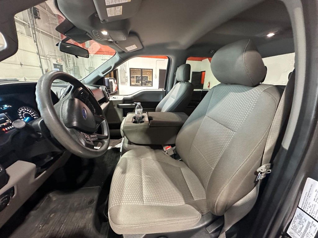 Ford F-150 Vehicle Full-screen Gallery Image 15