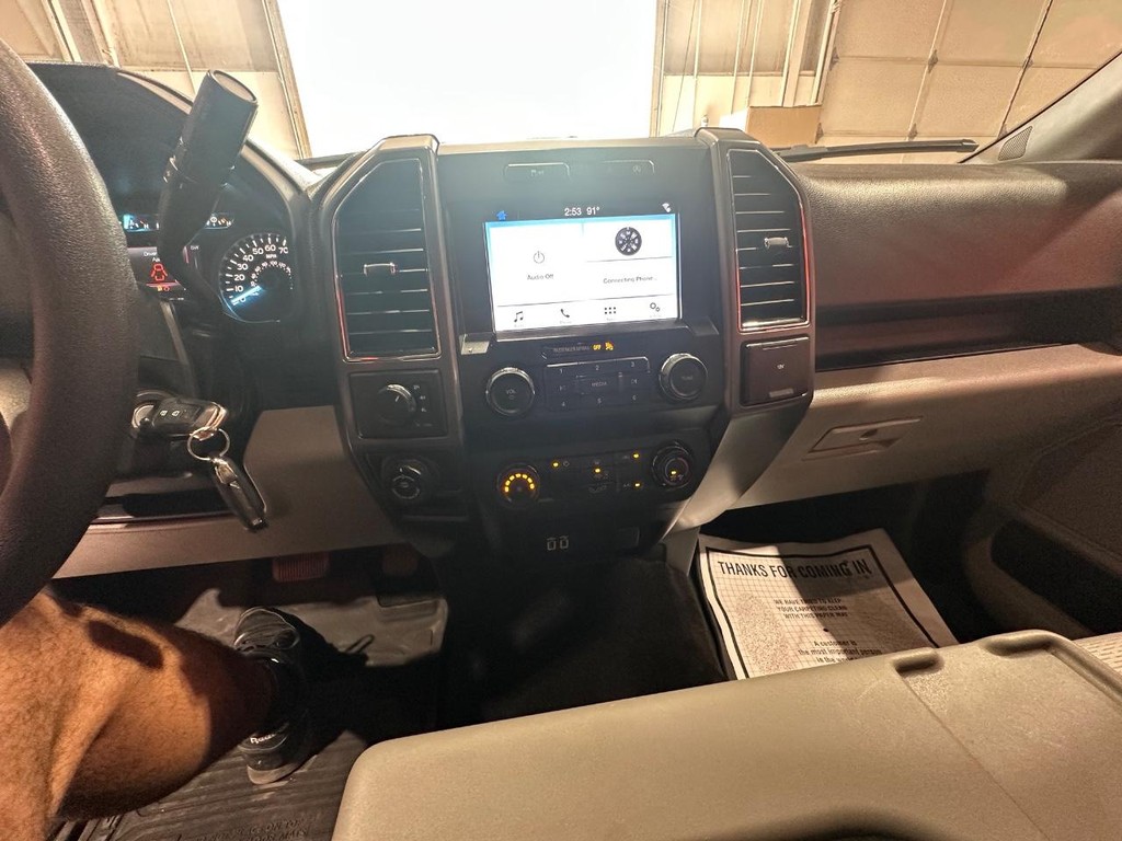 Ford F-150 Vehicle Full-screen Gallery Image 16