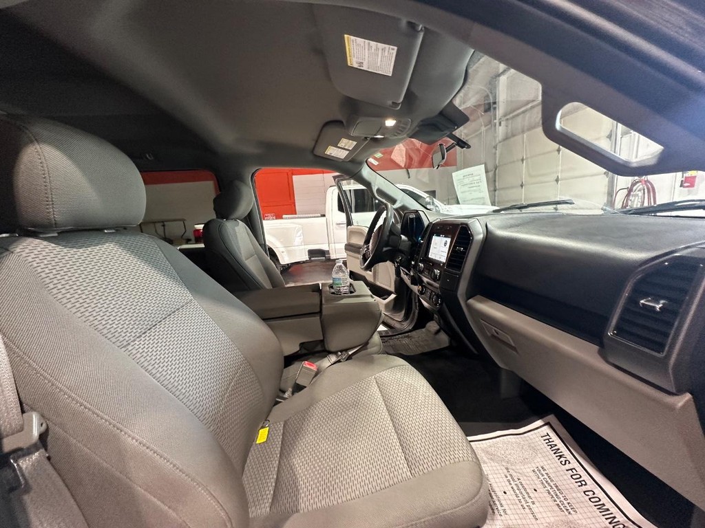 Ford F-150 Vehicle Full-screen Gallery Image 18