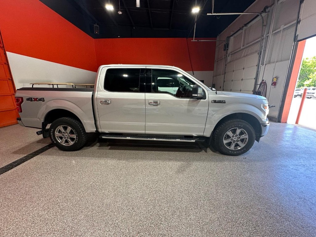 Ford F-150 Vehicle Full-screen Gallery Image 2