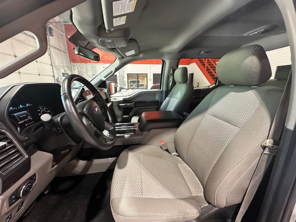 Ford F-150 Vehicle Full-screen Gallery Image 10