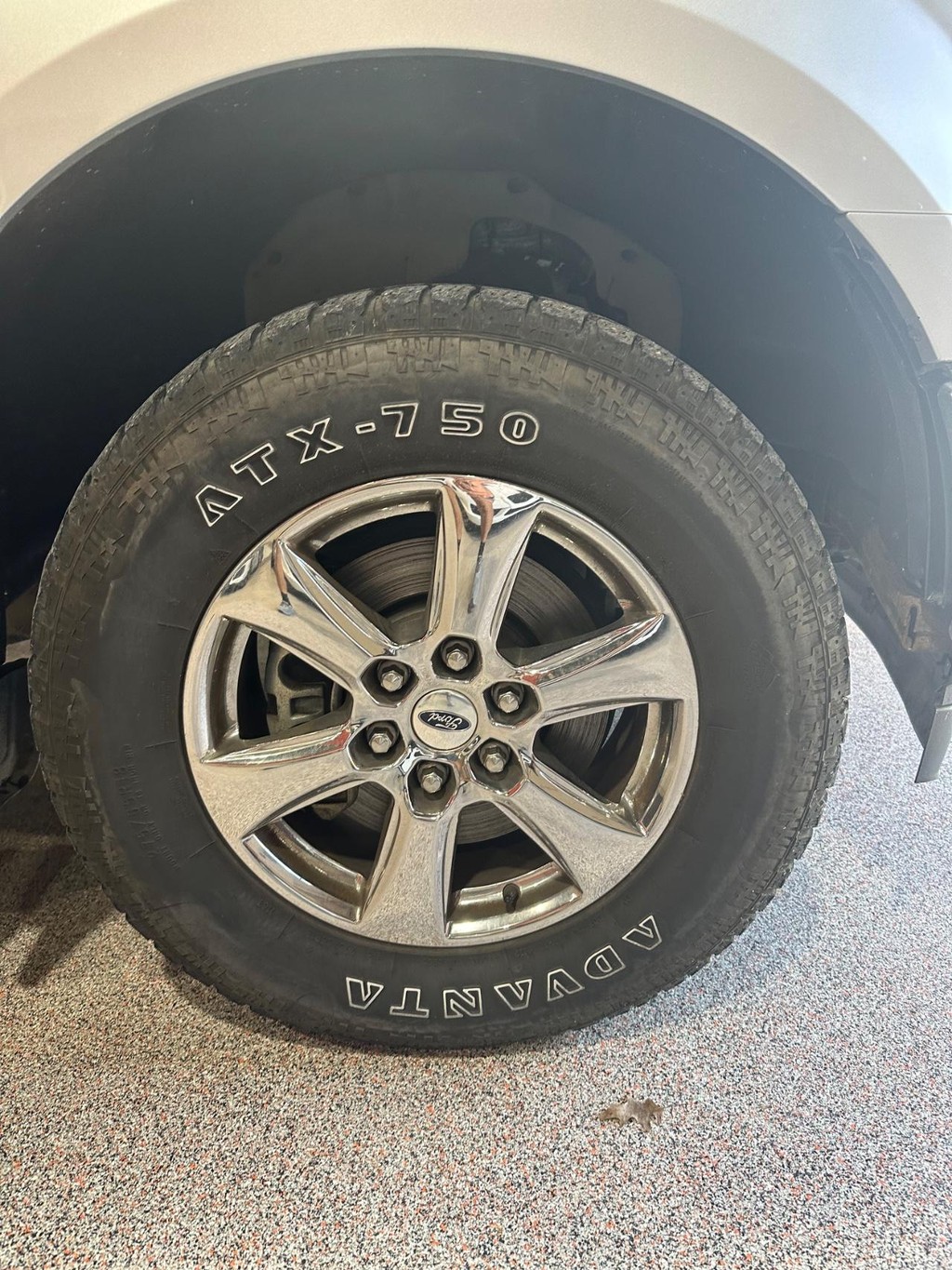 Ford F-150 Vehicle Full-screen Gallery Image 13