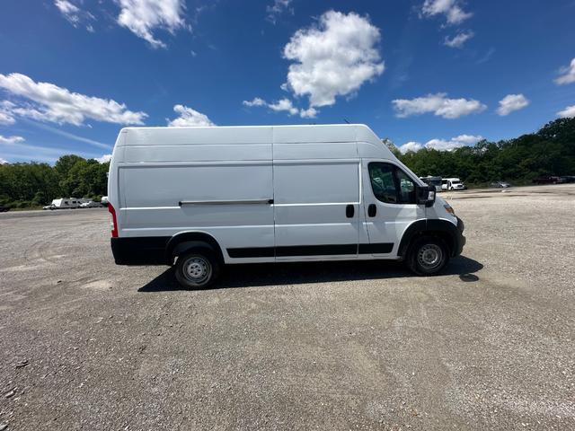 Ram ProMaster Cargo Van Vehicle Full-screen Gallery Image 2