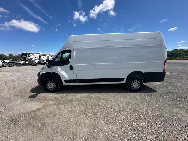 Ram ProMaster Cargo Van Vehicle Full-screen Gallery Image 4