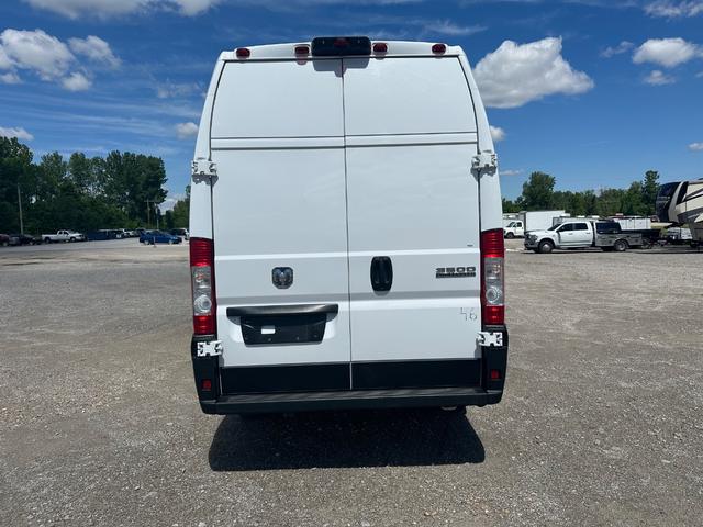 Ram ProMaster Cargo Van Vehicle Full-screen Gallery Image 6