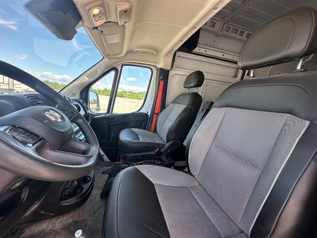 Ram ProMaster Cargo Van Vehicle Full-screen Gallery Image 13