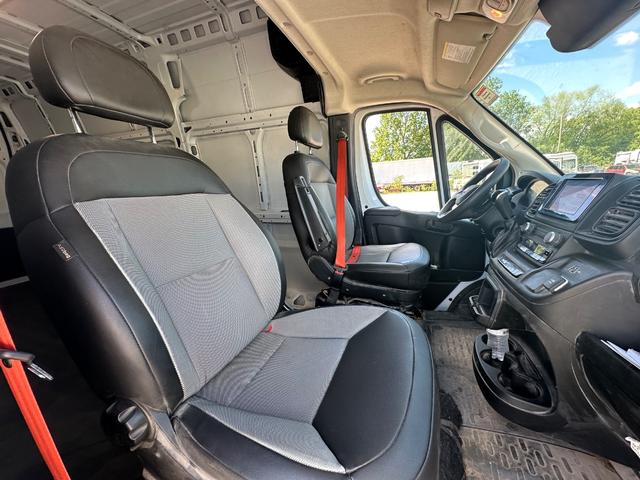 Ram ProMaster Cargo Van Vehicle Full-screen Gallery Image 14