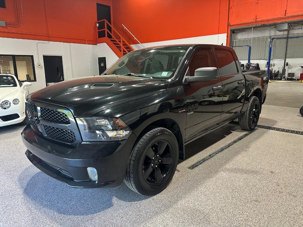 Ram 1500 Classic Vehicle Full-screen Gallery Image 5