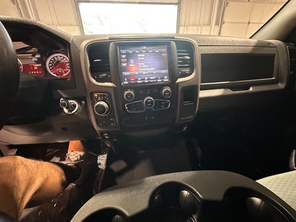 Ram 1500 Classic Vehicle Full-screen Gallery Image 17