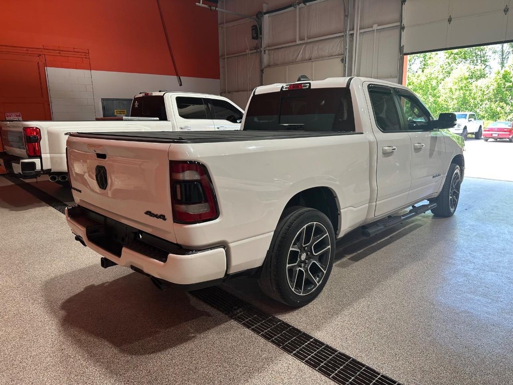 Ram 1500 Vehicle Full-screen Gallery Image 3