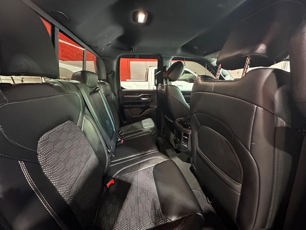 Ram 1500 Vehicle Full-screen Gallery Image 13