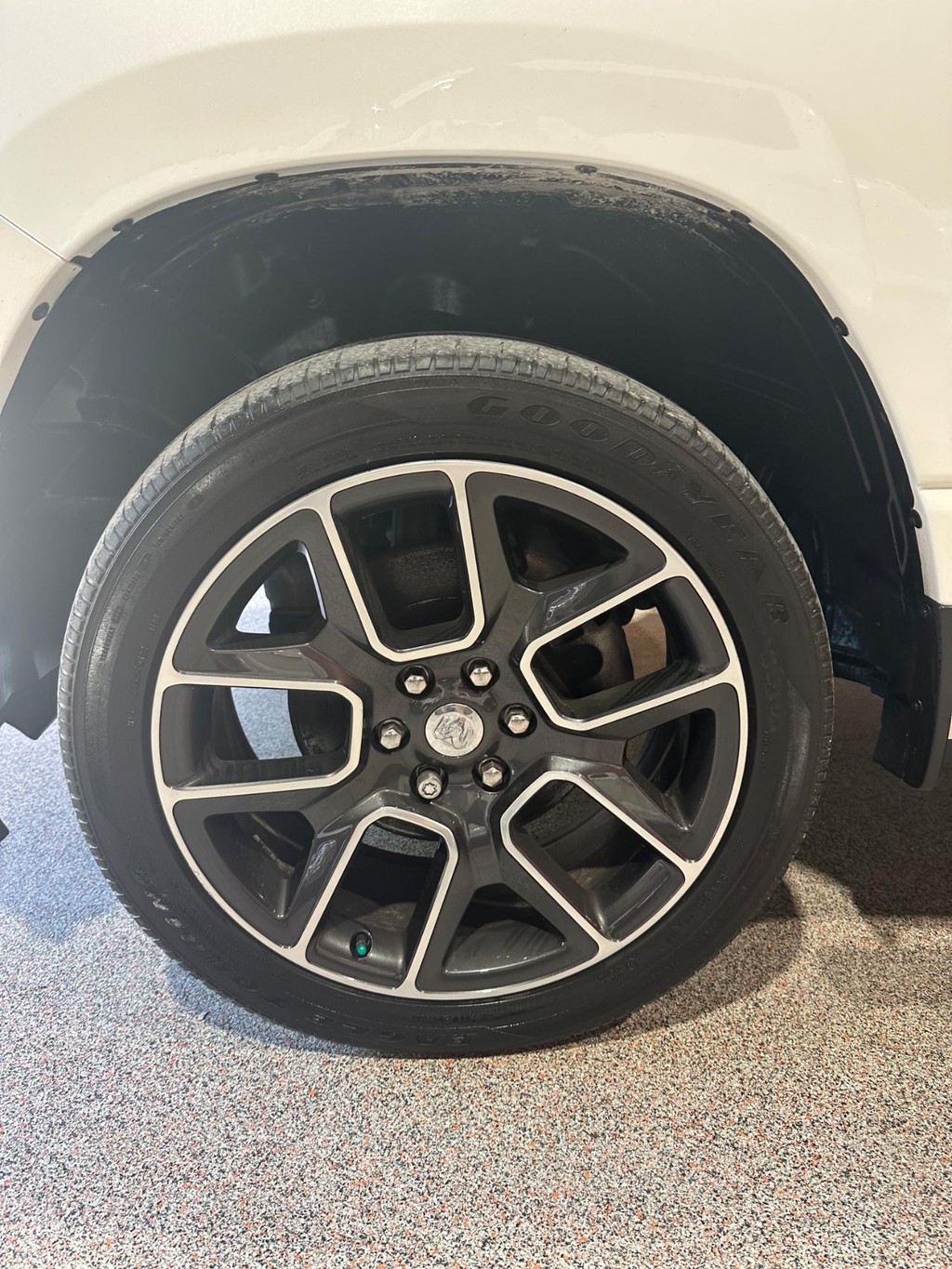 Ram 1500 Vehicle Full-screen Gallery Image 16