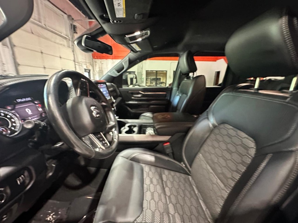 Ram 1500 Vehicle Full-screen Gallery Image 20