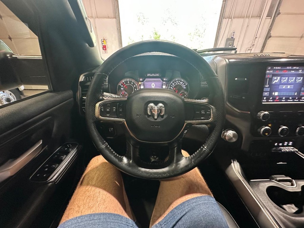 Ram 1500 Vehicle Full-screen Gallery Image 22