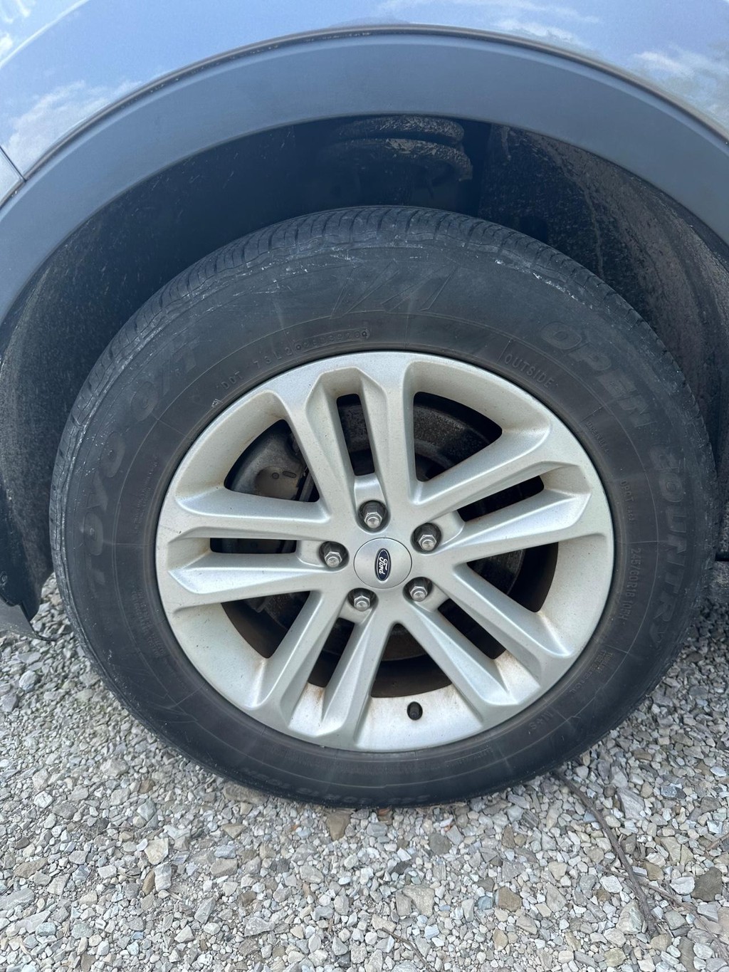 Ford Explorer Vehicle Full-screen Gallery Image 7